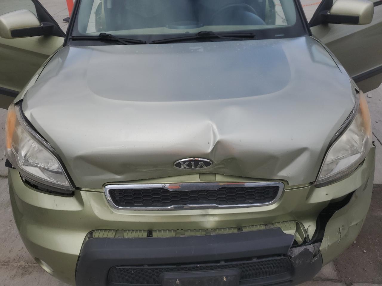 2010 Kia Soul + VIN: KNDJT2A26A7177085 Lot: 93312635