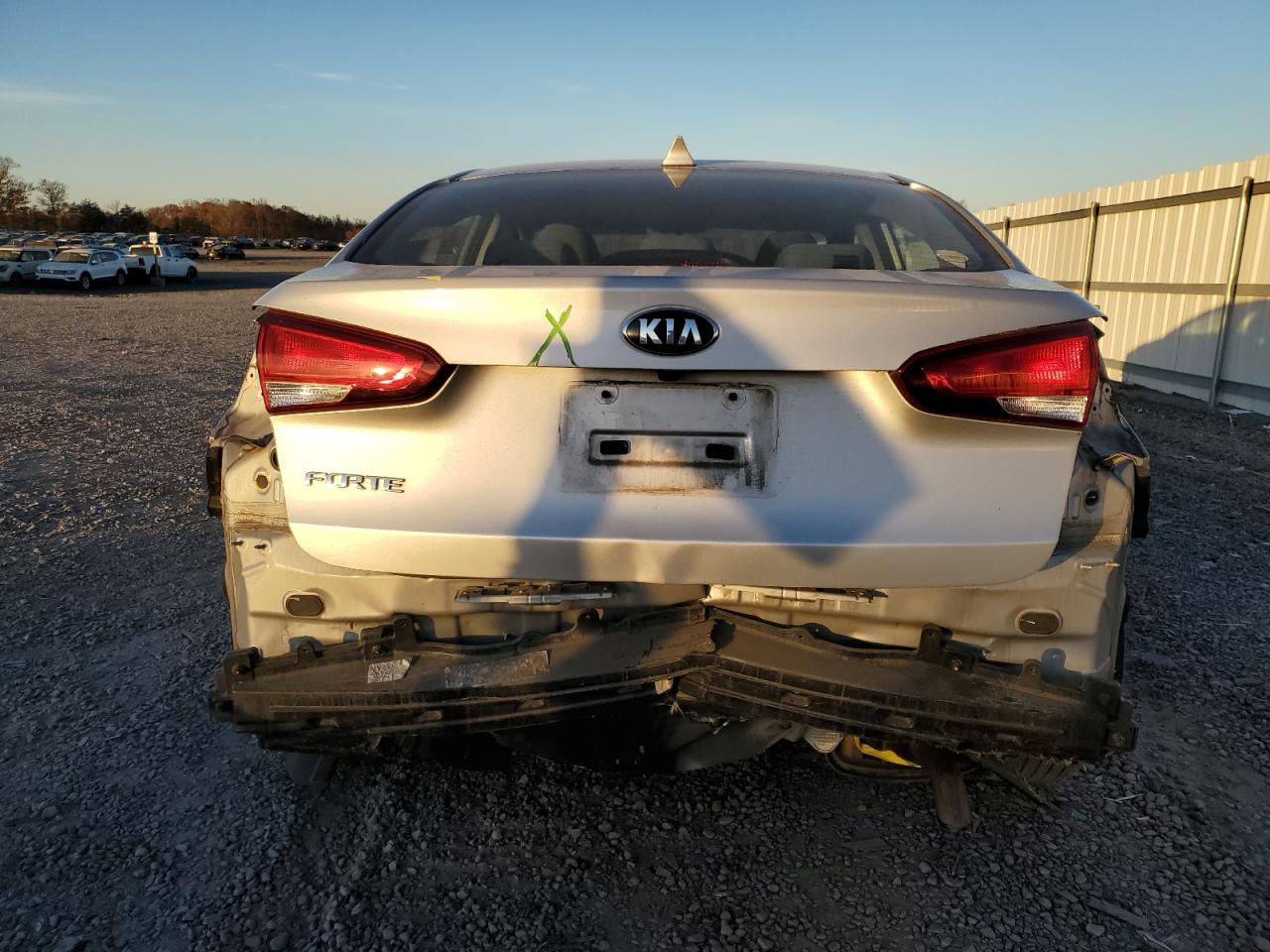 2018 Kia Forte Lx VIN: 3KPFL4A70JE268558 Lot: 92859935