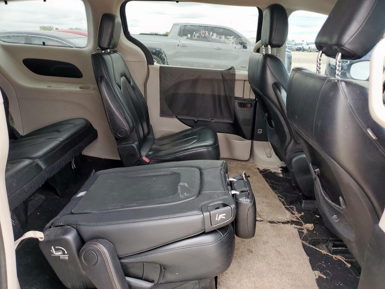 2019 Chrysler Pacifica Touring L VIN: 2C4RC1BG8KR551025 Lot: 91120885