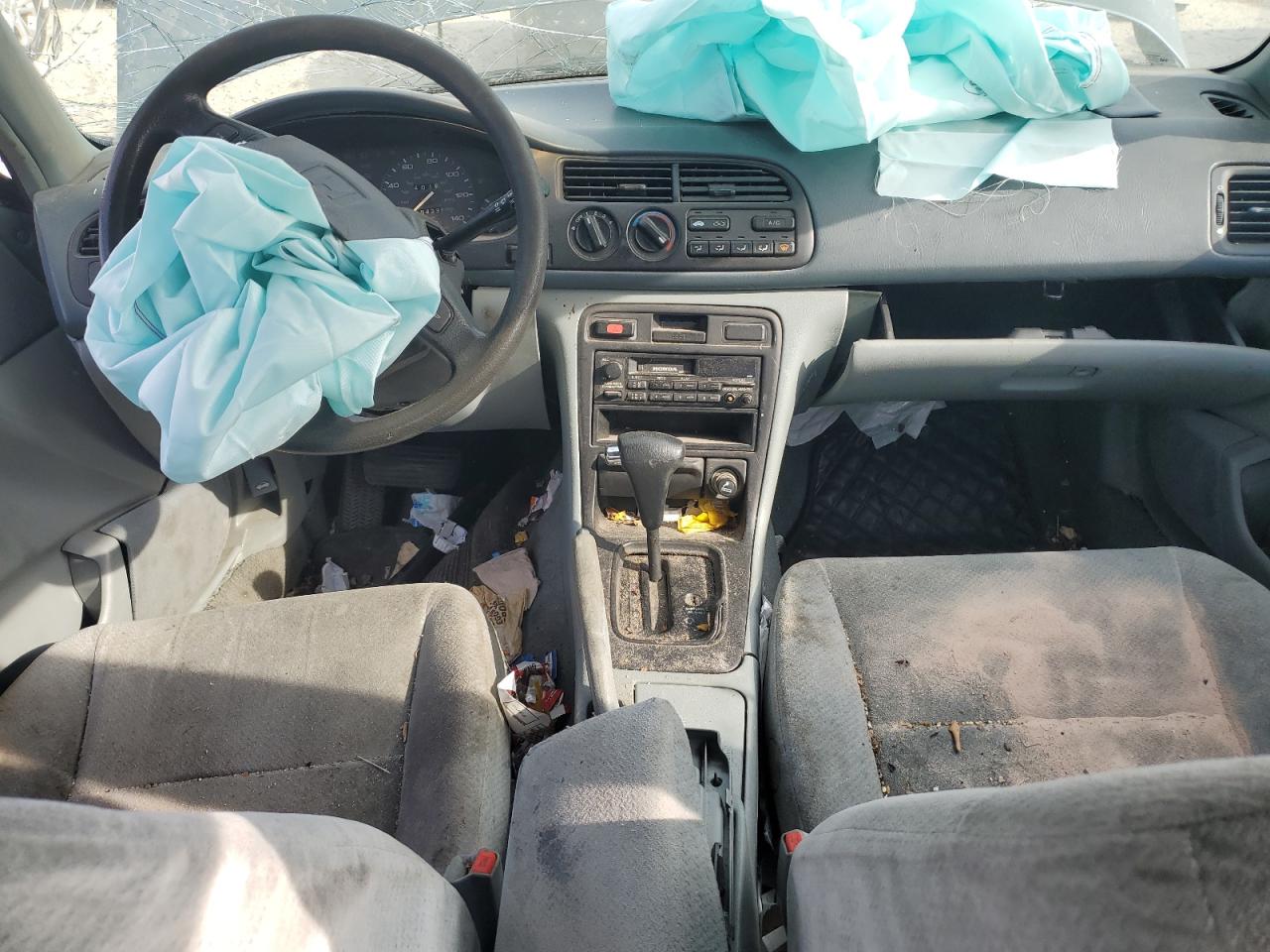 1996 Honda Accord Value VIN: 1HGCD5693TA259988 Lot: 91882125