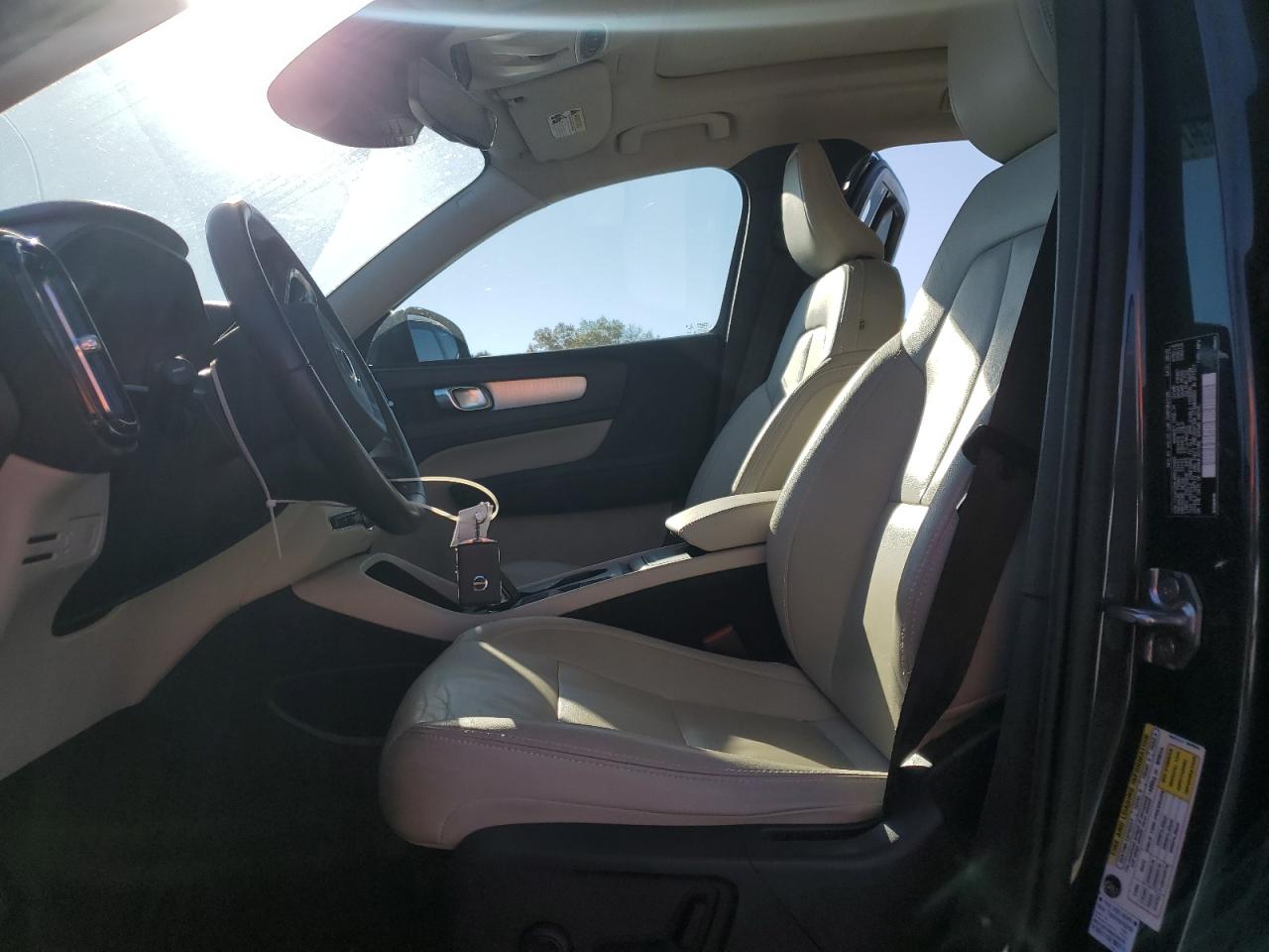 2021 Volvo Xc40 T4 Momentum VIN: YV4AC2HK4M2431462 Lot: 91452765