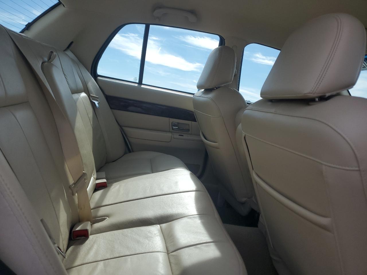 2008 Mercury Grand Marquis Gs VIN: 2MEFM74V08X609811 Lot: 90292455