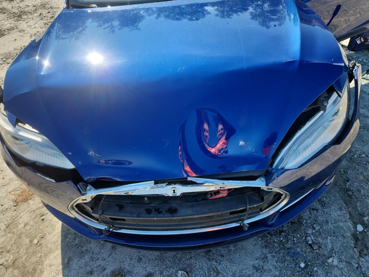 2015 Tesla Model S VIN: 5YJSA1E22FF105333 Lot: 90447015