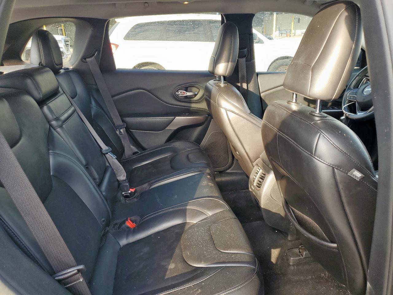 2019 Jeep Cherokee Latitude Plus VIN: 1C4PJLLB1KD366703 Lot: 93881865