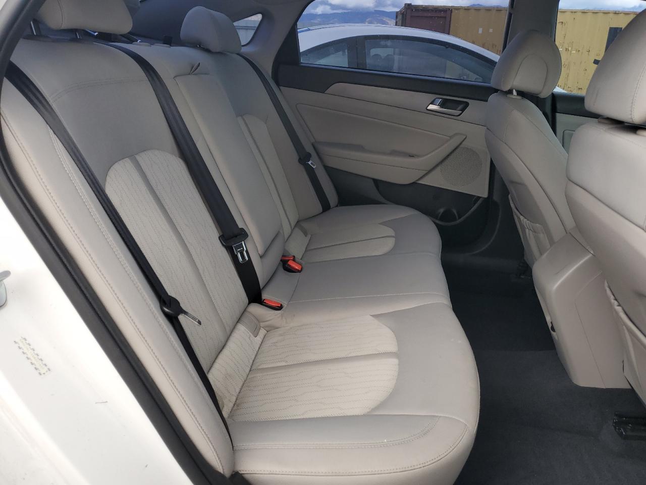 2016 Hyundai Sonata Hybrid VIN: KMHE24L15GA027660 Lot: 92727125