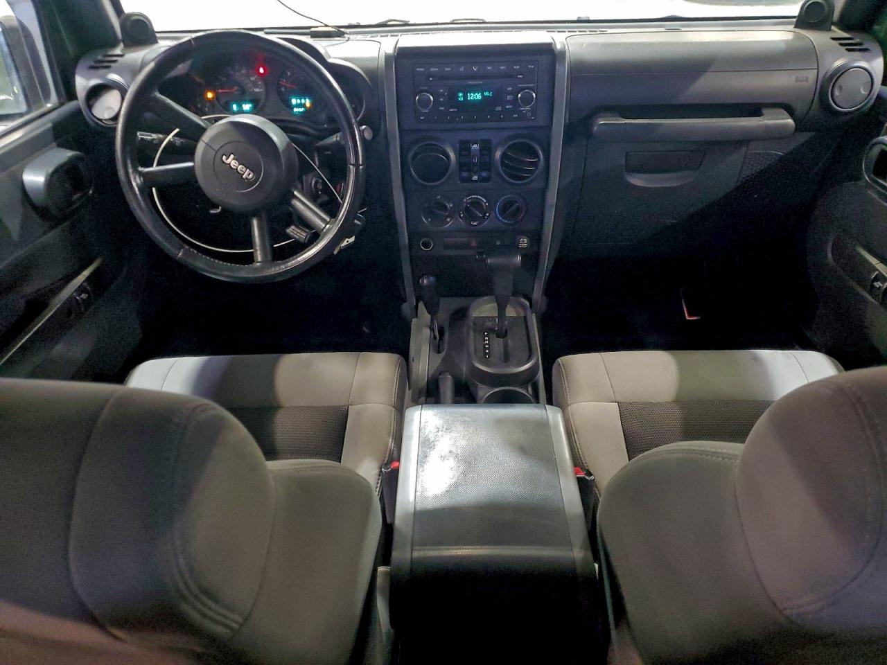 2008 Jeep Wrangler Unlimited X VIN: 1J4GA39138L562892 Lot: 93831045