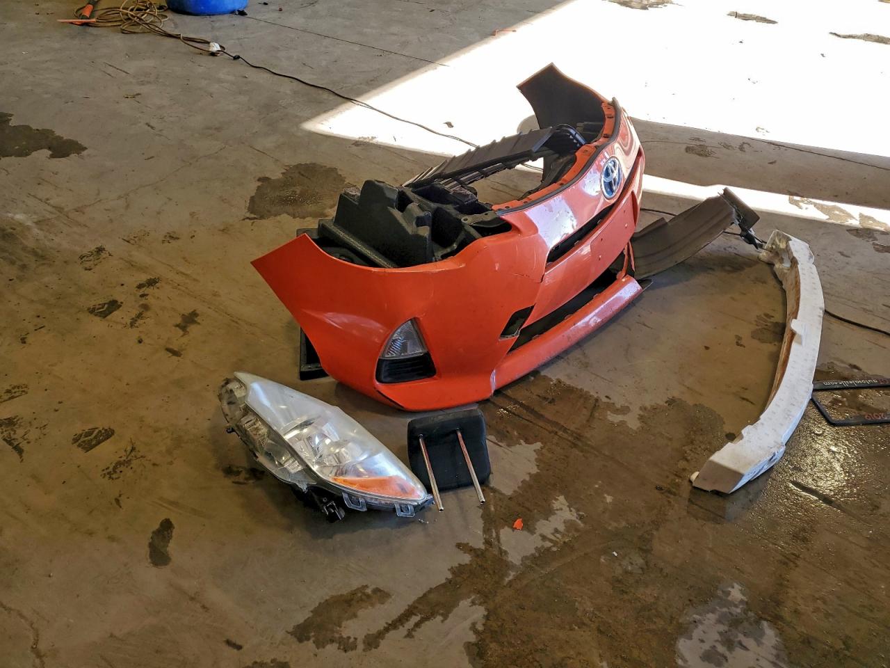 2013 Toyota Prius C VIN: JTDKDTB38D1057925 Lot: 94222435