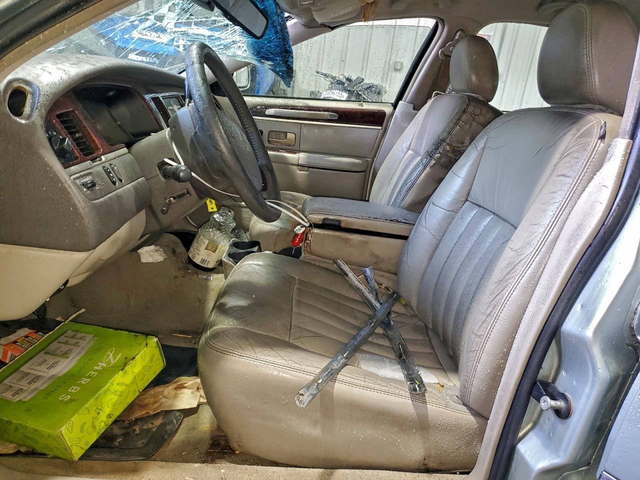 2007 Lincoln Town Car Signature VIN: 1LNHM81W07Y631105 Lot: 93705915