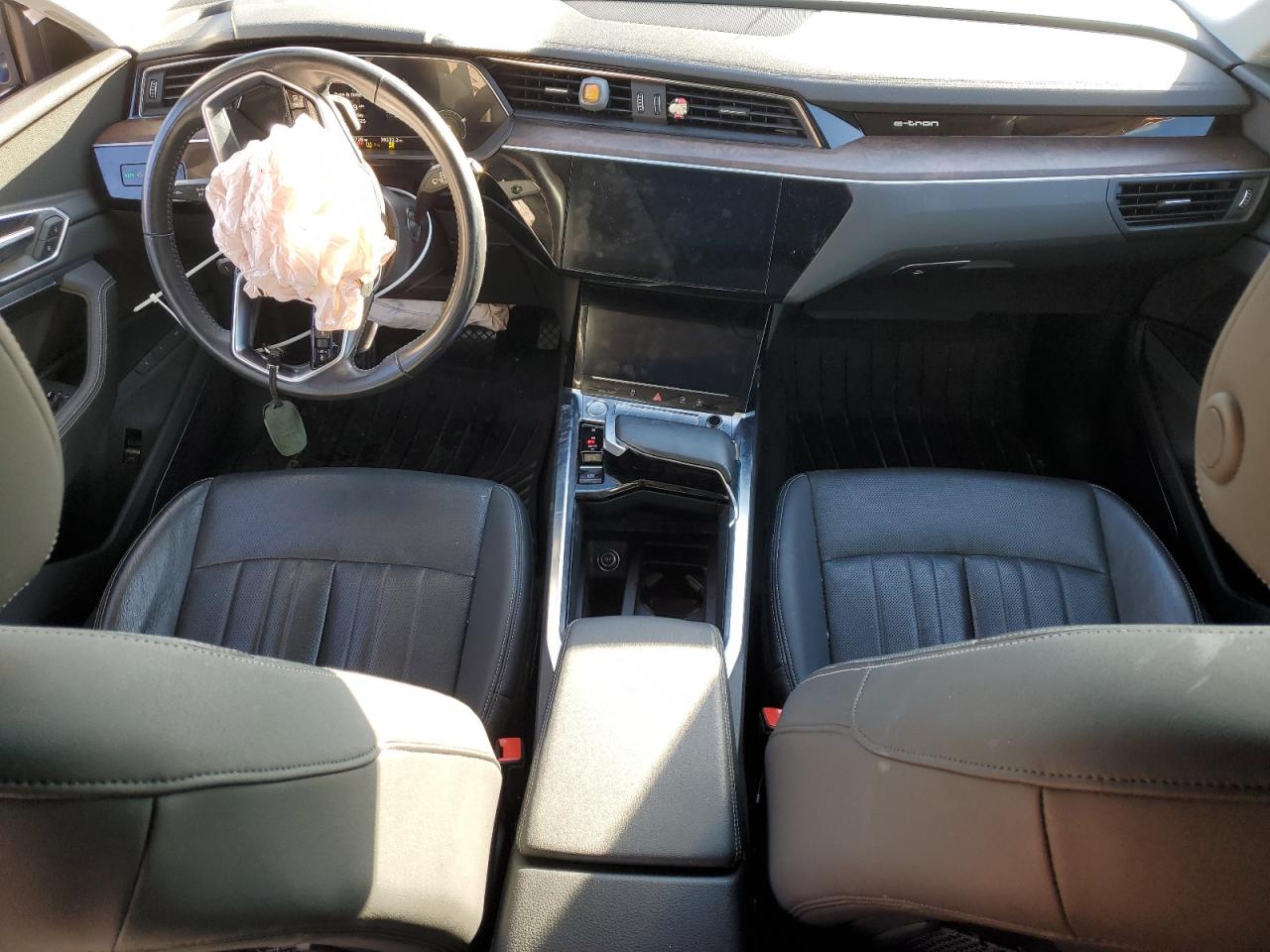 2019 Audi E-Tron Premium Plus VIN: WA1LAAGE6KB005352 Lot: 92469105