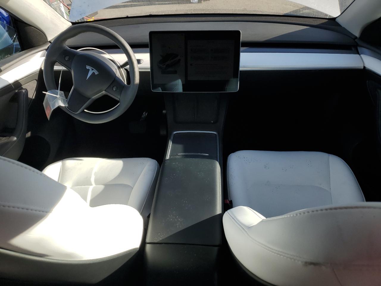 2024 Tesla Model Y VIN: 7SAYGDEE0RF062056 Lot: 90969225