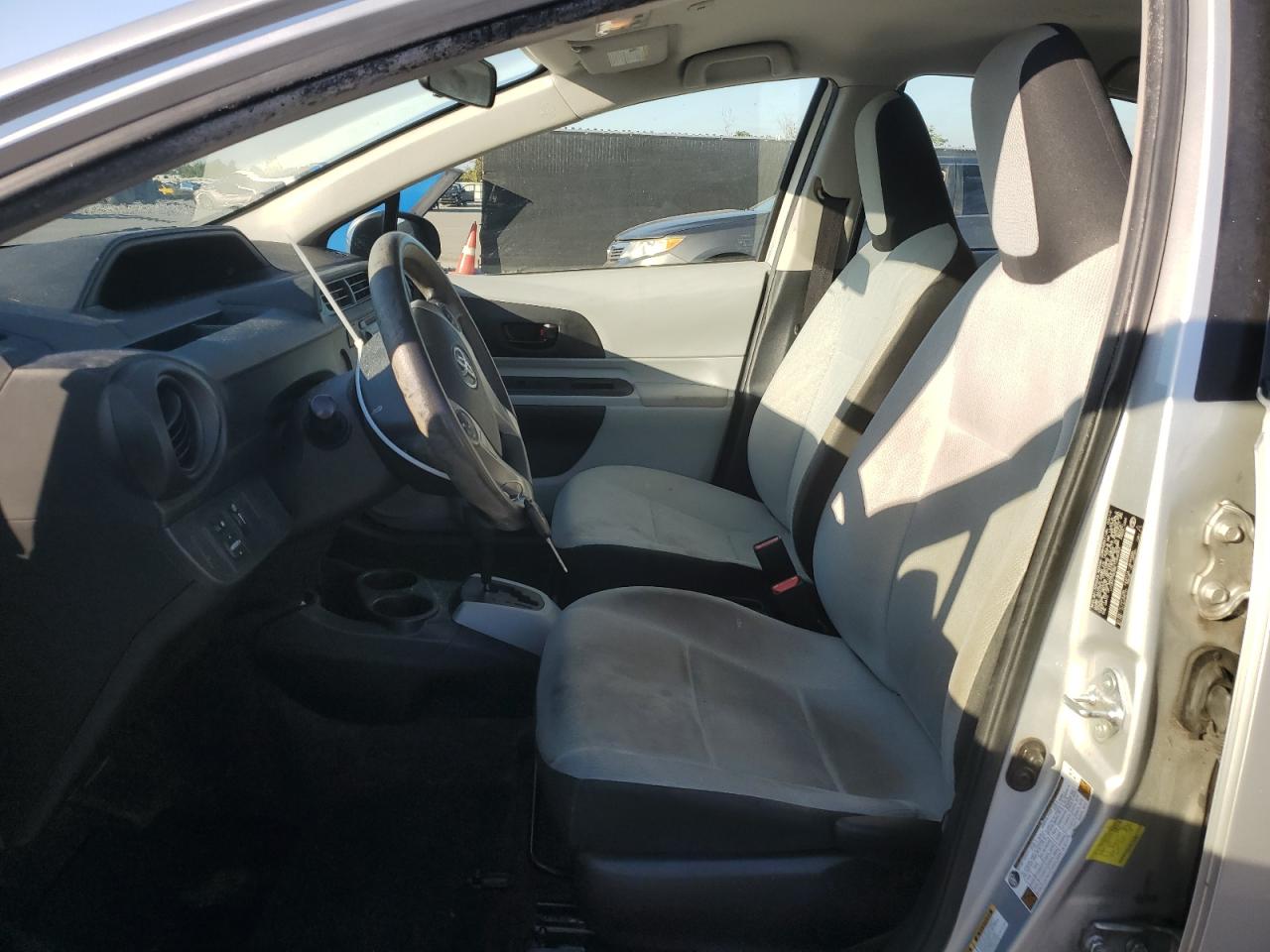 2014 Toyota Prius C VIN: JTDKDTB38E1068053 Lot: 92686835