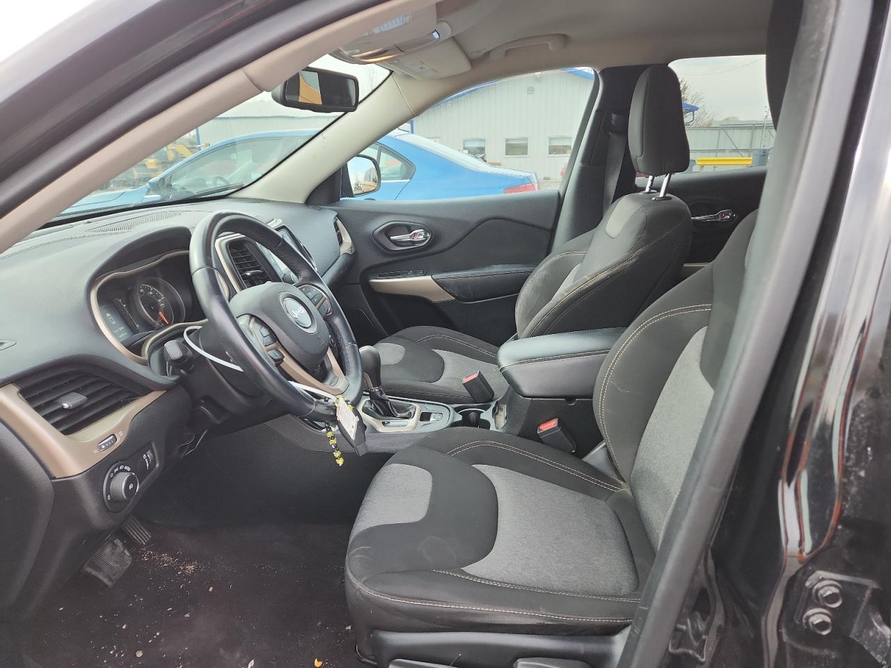 2018 Jeep Cherokee Latitude VIN: 1C4PJLCB1JD553518 Lot: 92485005