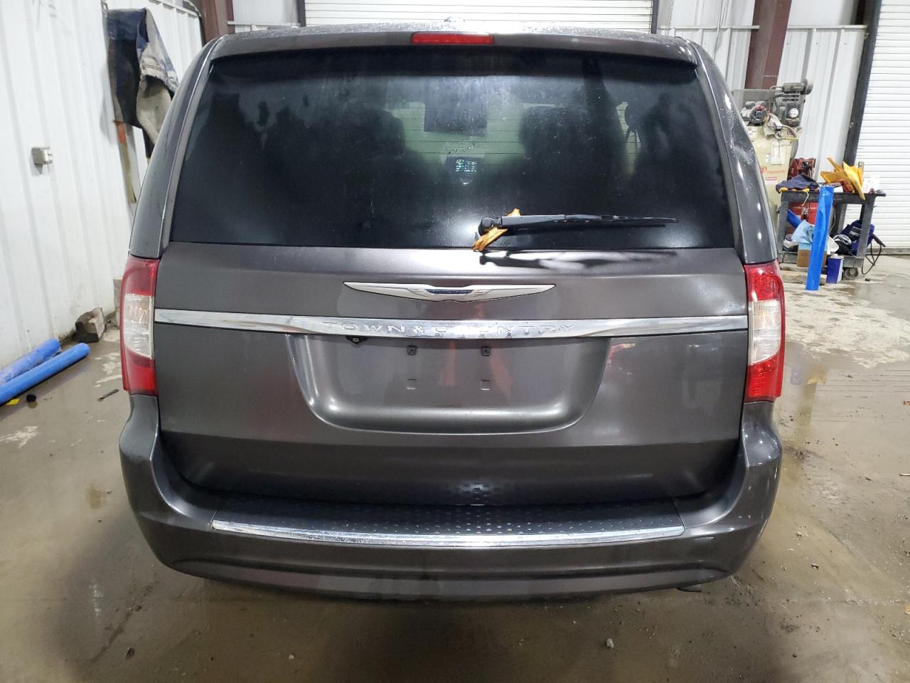 2015 Chrysler Town & Country Touring VIN: 2C4RC1BG8FR677956 Lot: 91992075