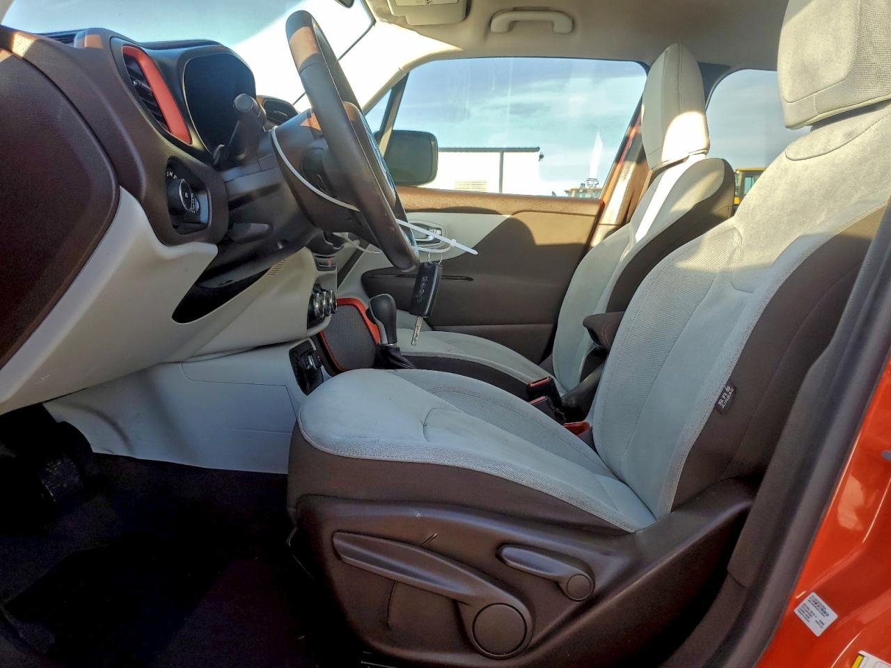 2015 Jeep Renegade Latitude VIN: ZACCJABT4FPB34553 Lot: 93774155