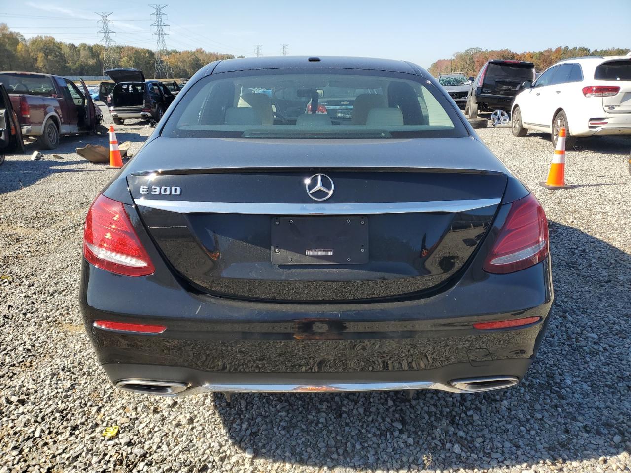 2017 Mercedes-Benz E 300 VIN: WDDZF4JB6HA092935 Lot: 92500125