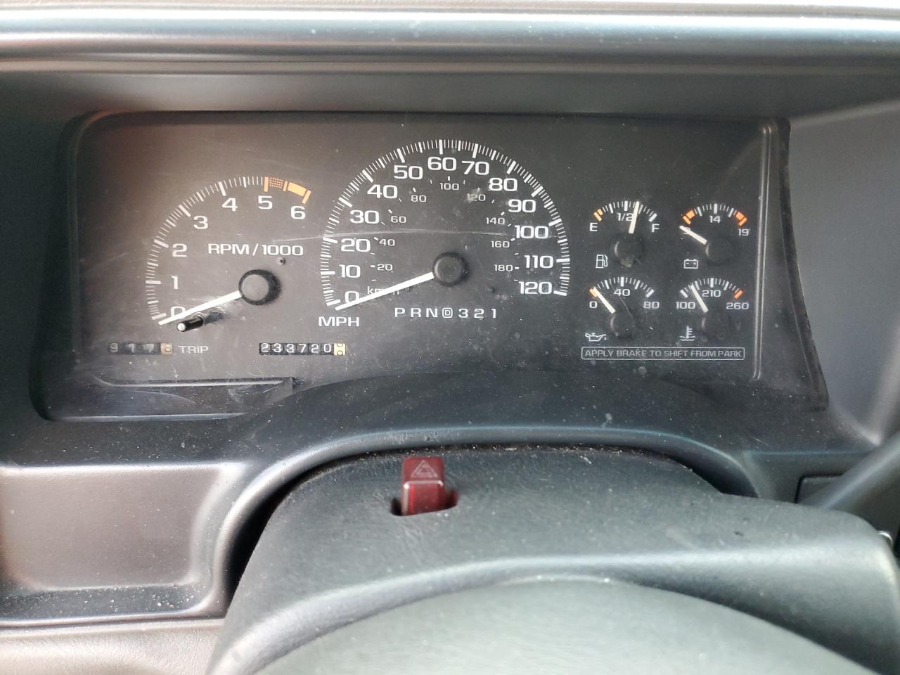 2000 Chevrolet Tahoe C1500 VIN: 1GNEC13R8YR211278 Lot: 92358905