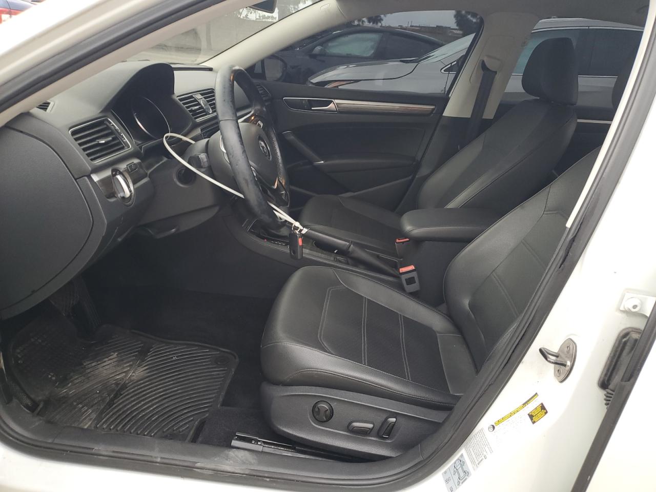 2017 Volkswagen Passat Se VIN: 1VWBT7A37HC019590 Lot: 92749985