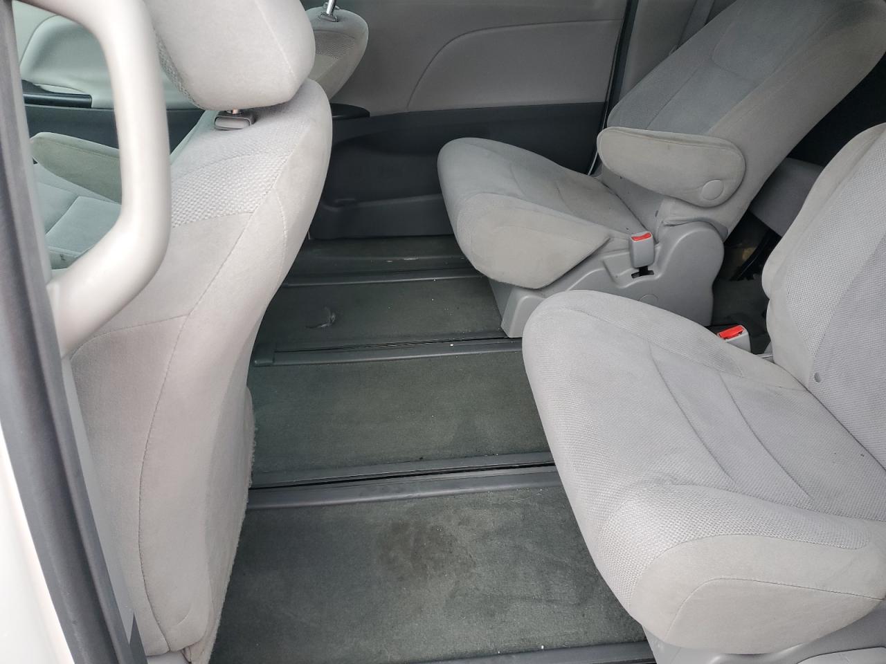 2016 Toyota Sienna VIN: 5TDZK3DC0GS690685 Lot: 92874055