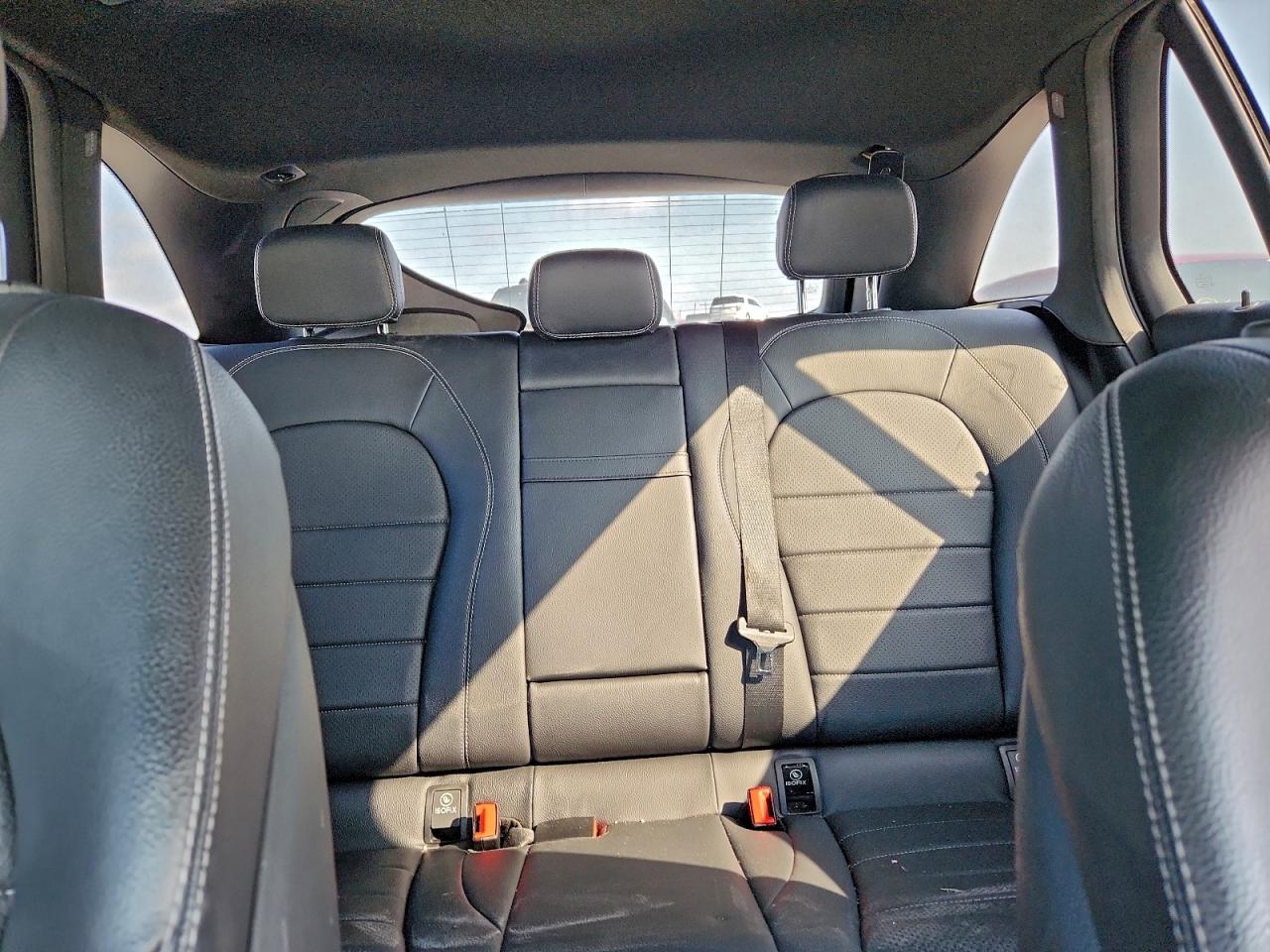 2017 Mercedes-Benz Glc 300 VIN: WDC0G4JB4HV008002 Lot: 92725395