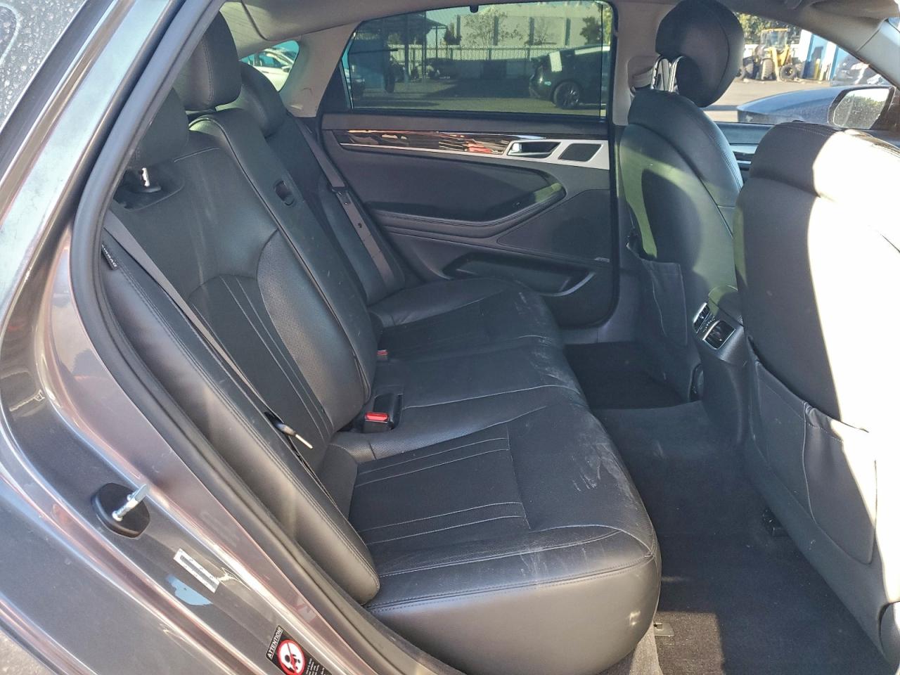 2015 Hyundai Genesis 3.8L VIN: KMHGN4JEXFU033781 Lot: 93858035