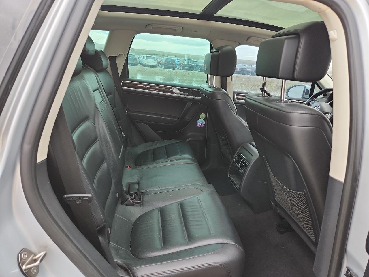 2016 Volkswagen Touareg Sport VIN: WVGEF9BP3GD002536 Lot: 92743345