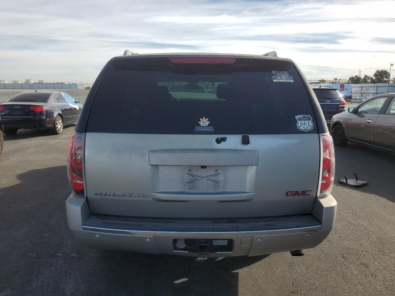 2007 GMC Yukon Xl Denali VIN: 1GKFK66857J351628 Lot: 92283855
