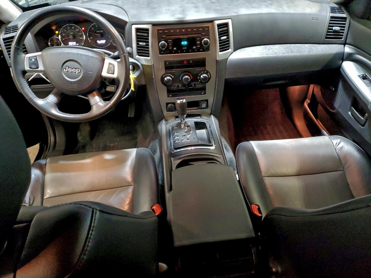 2008 Jeep Grand Cherokee Laredo VIN: 1J8GR48K18C208165 Lot: 94133675