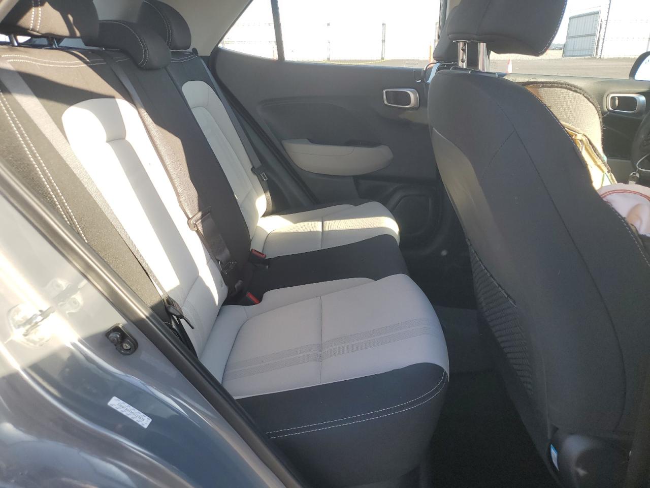 2021 Hyundai Venue Sel VIN: KMHRC8A33MU127678 Lot: 93641335