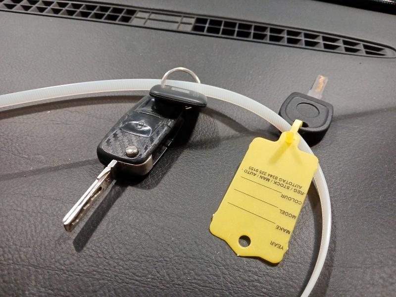 2003 VOLKSWAGEN GOLF 