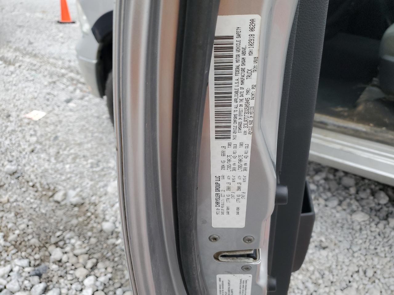 2013 Ram 1500 St VIN: 3C6JR7DT3DG505045 Lot: 92301505