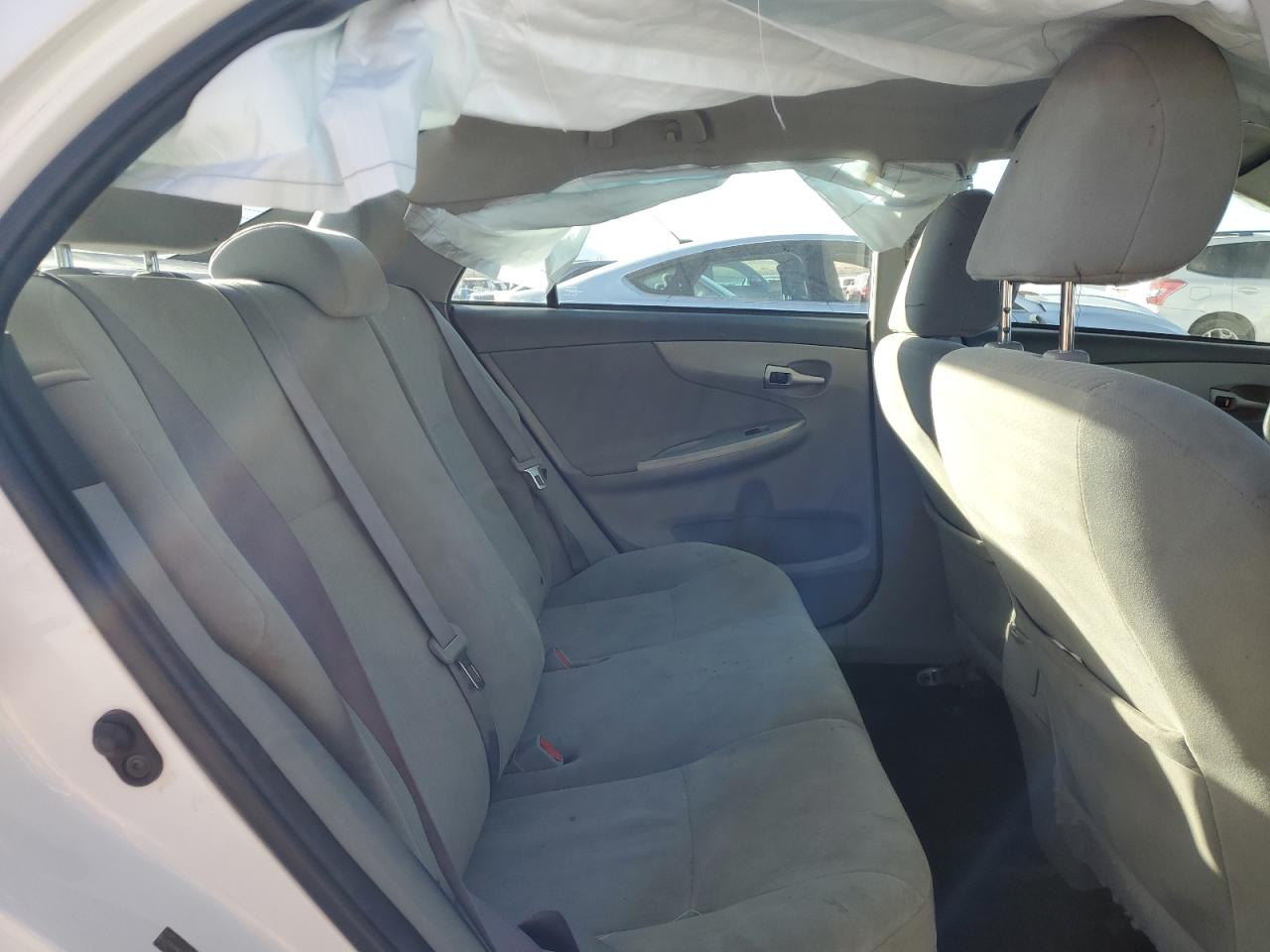 2010 Toyota Corolla Base VIN: 1NXBU4EE9AZ385217 Lot: 92878285