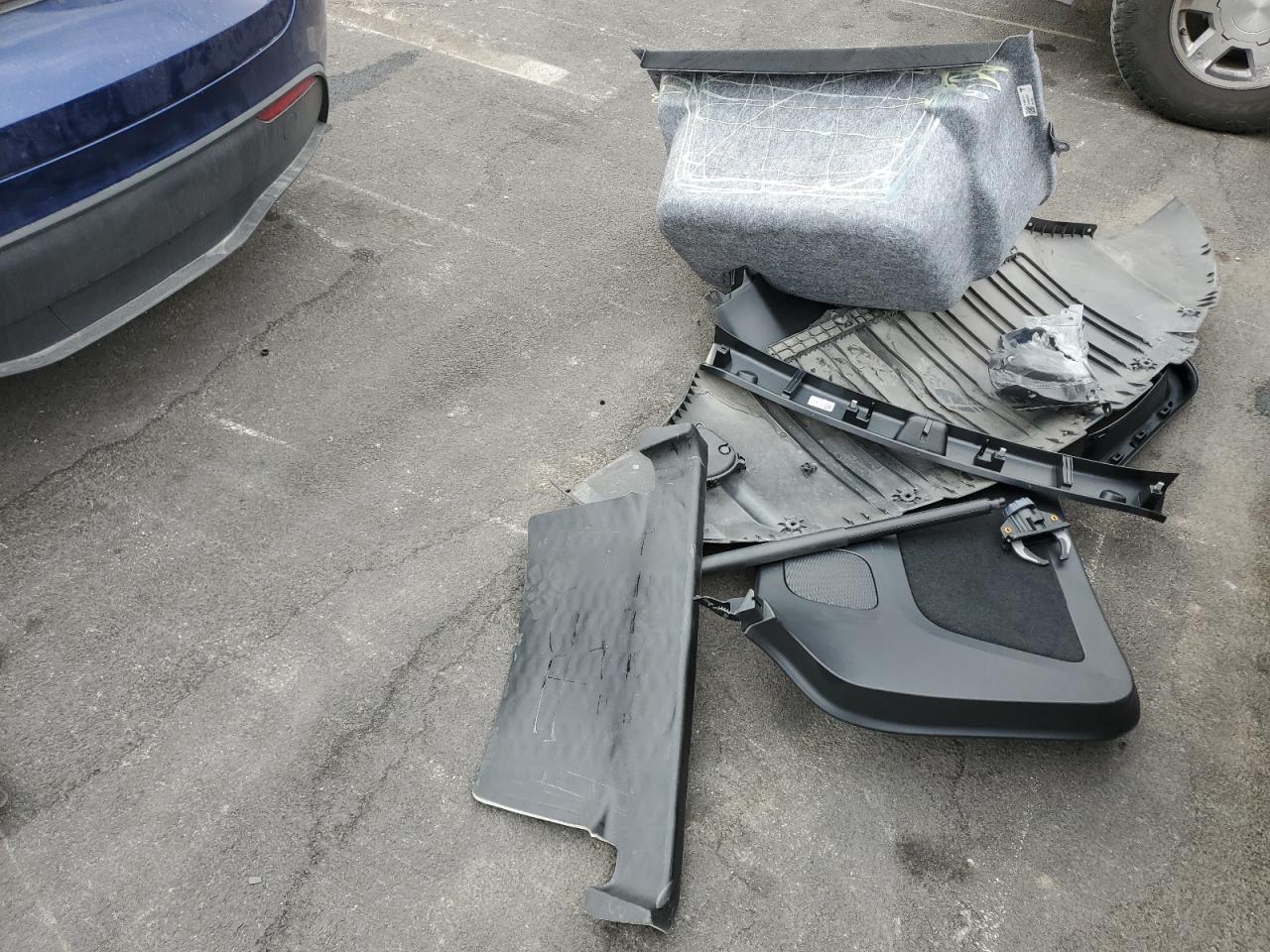 2024 Tesla Model Y VIN: 7SAYGDEF6RF049403 Lot: 91871105