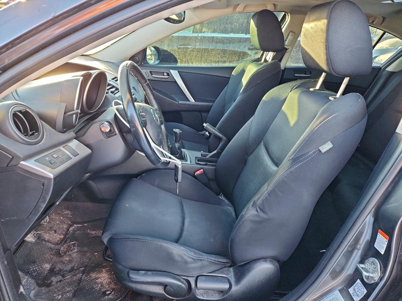 2010 Mazda 3 S VIN: JM1BL1S53A1195747 Lot: 94942585