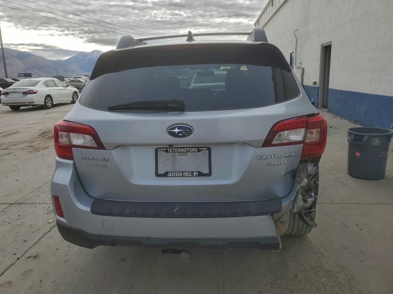 2017 Subaru Outback 3.6R Limited VIN: 4S4BSENC2H3202556 Lot: 94149995