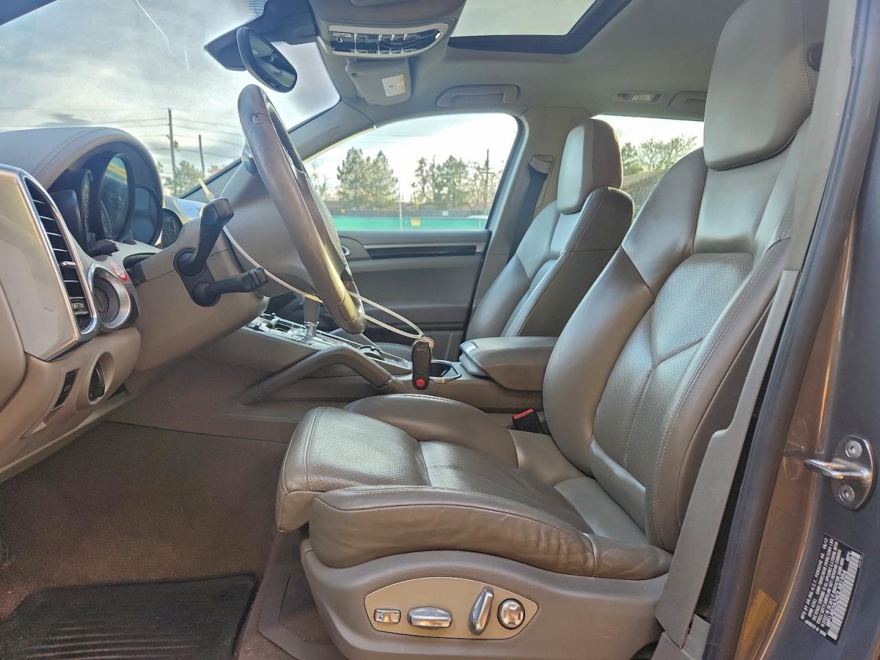 2013 Porsche Cayenne S VIN: WP1AB2A24DLA81954 Lot: 94791275