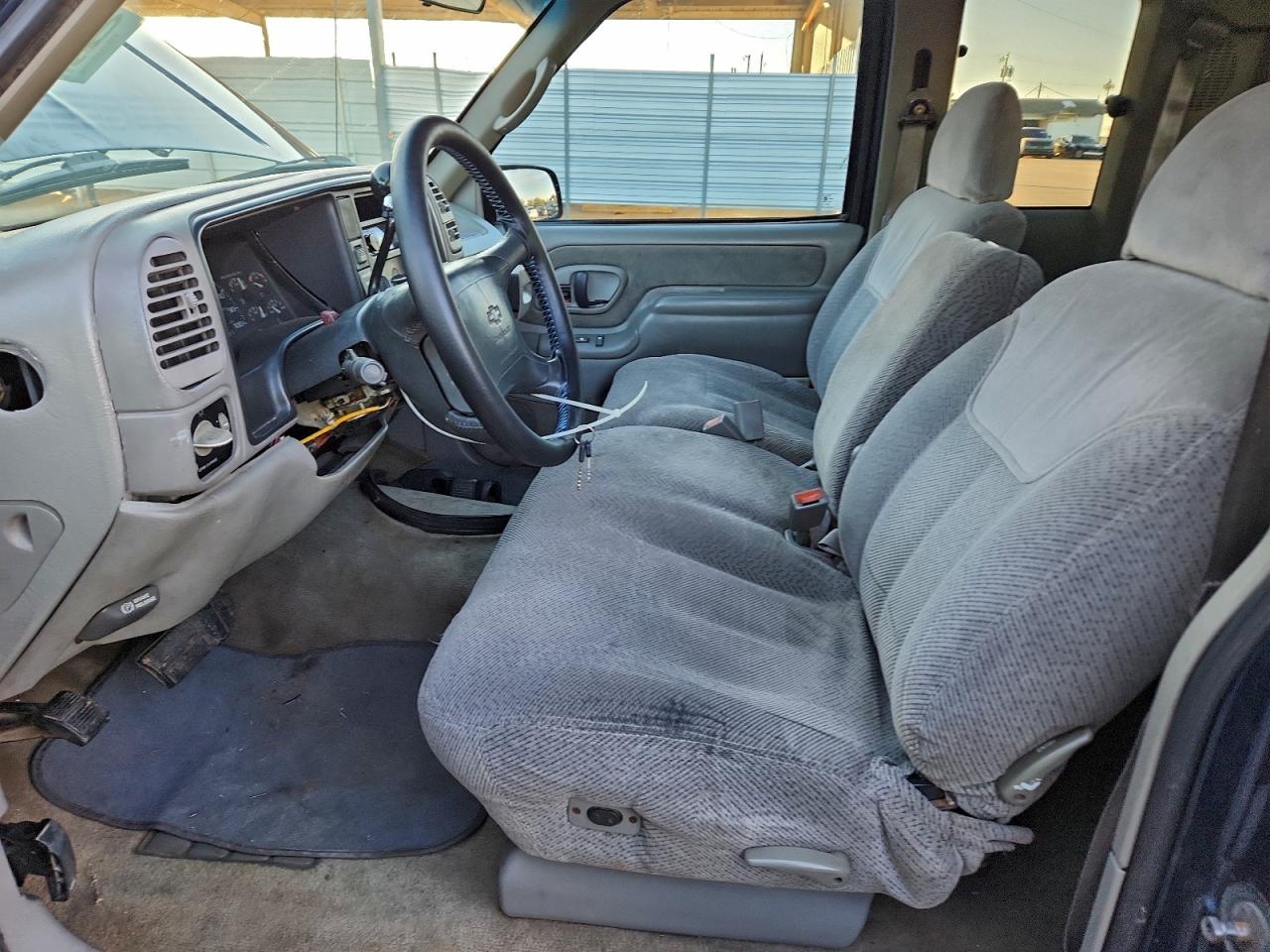 1996 Chevrolet Gmt-400 C1500 VIN: 1GCEC19R2TE228772 Lot: 94721575