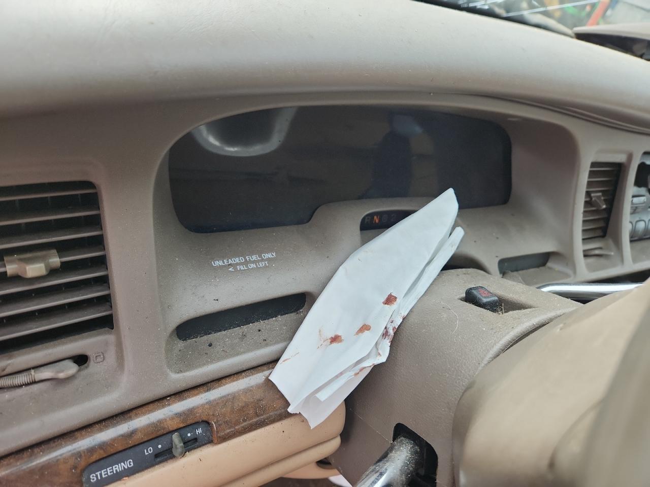 1997 Lincoln Town Car Signature VIN: 1LNLM82W0VY602693 Lot: 93852125