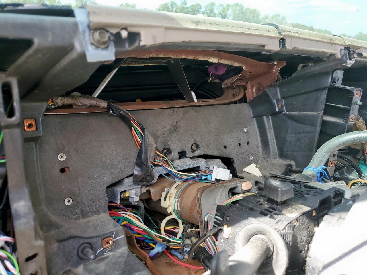 2004 Chevrolet Tahoe K1500 VIN: 1GNEK13Z74R127143 Lot: 92626555