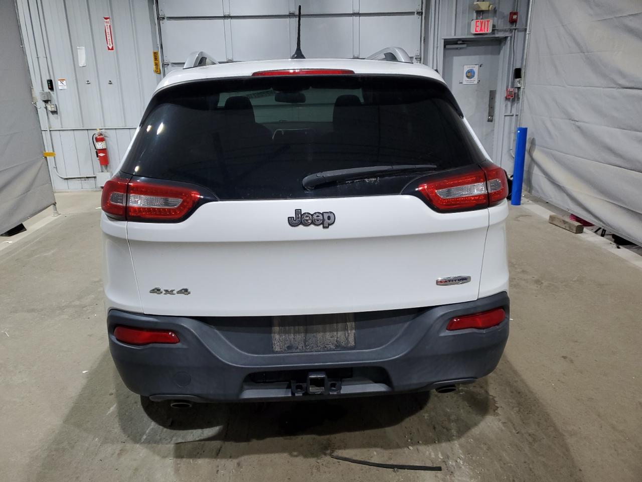 2014 Jeep Cherokee Latitude VIN: 1C4PJMCS6EW228010 Lot: 92225715