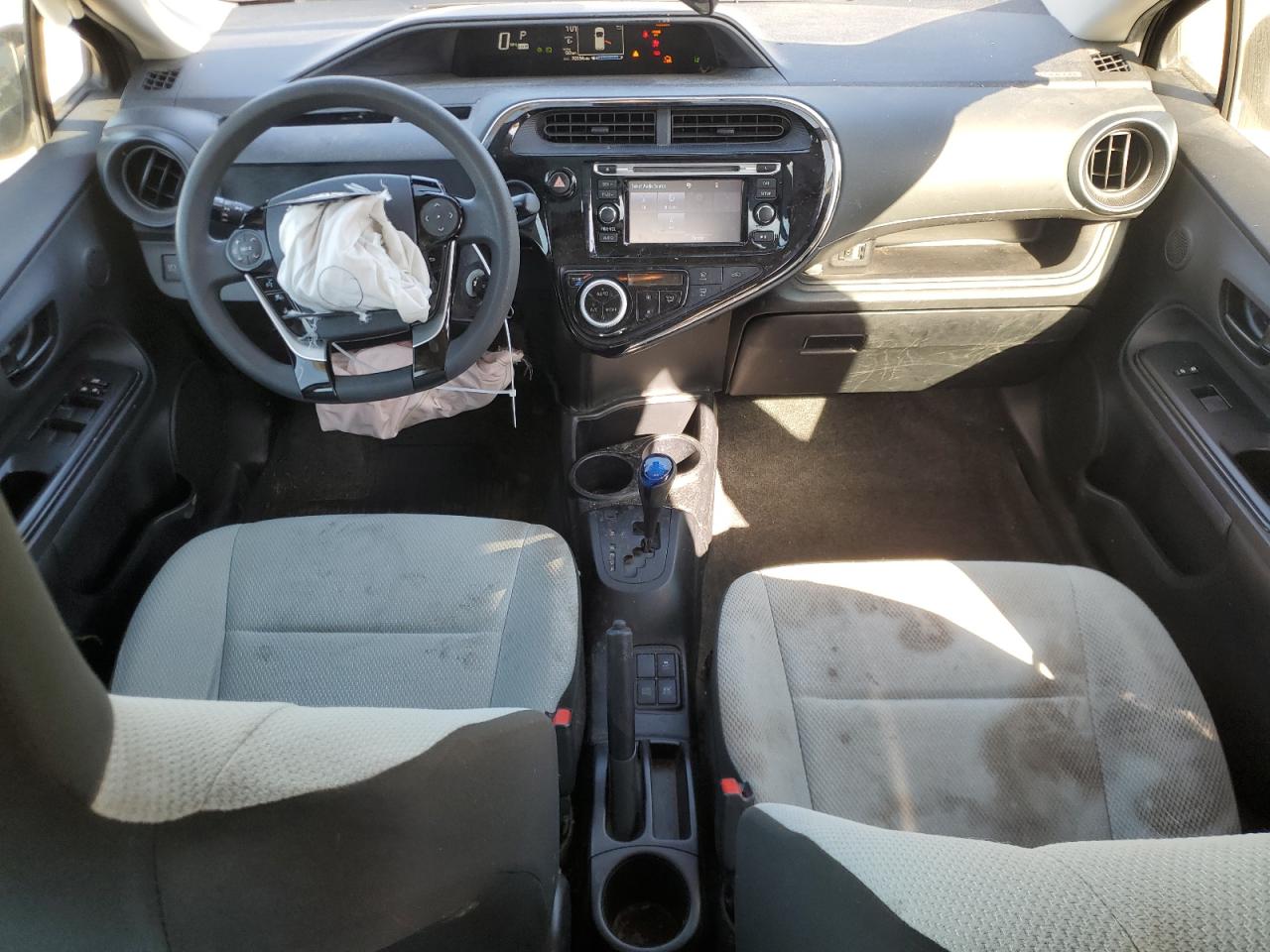 2018 Toyota Prius C VIN: JTDKDTB32J1615652 Lot: 92430165