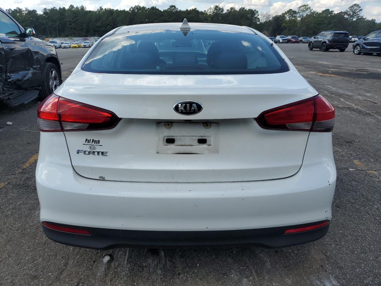 2018 Kia Forte Lx VIN: 3KPFL4A78JE253922 Lot: 92676715