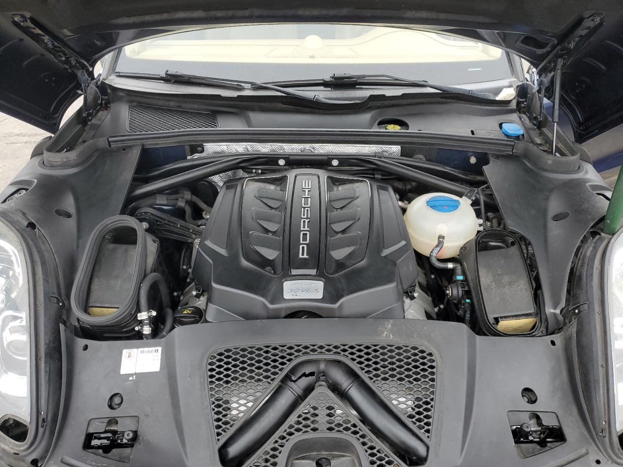 2016 Porsche Macan S VIN: WP1AB2A58GLB56928 Lot: 91125475