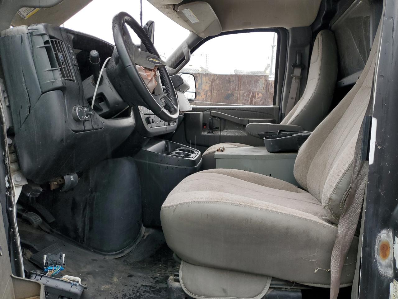 2020 Chevrolet Express Delivery Van VIN: 1GCWGAFP8L1267983 Lot: 93765975