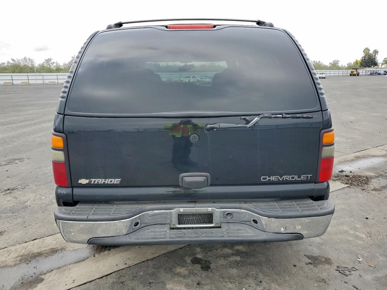 2004 Chevrolet Tahoe C1500 VIN: 1GNEC13V14J295191 Lot: 92752365