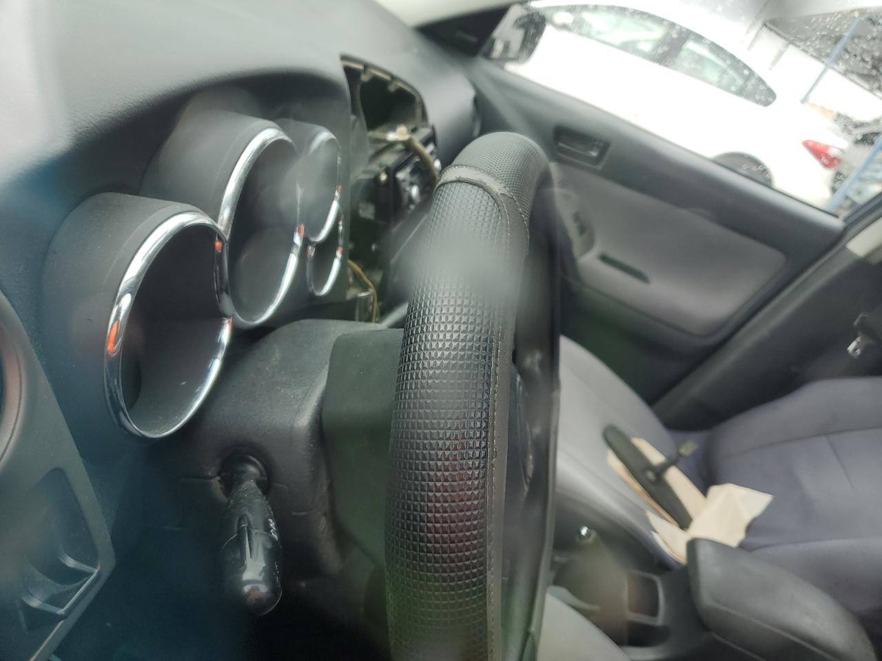 2003 Toyota Corolla Matrix Xr VIN: 2T1KR32E33C132639 Lot: 93769275