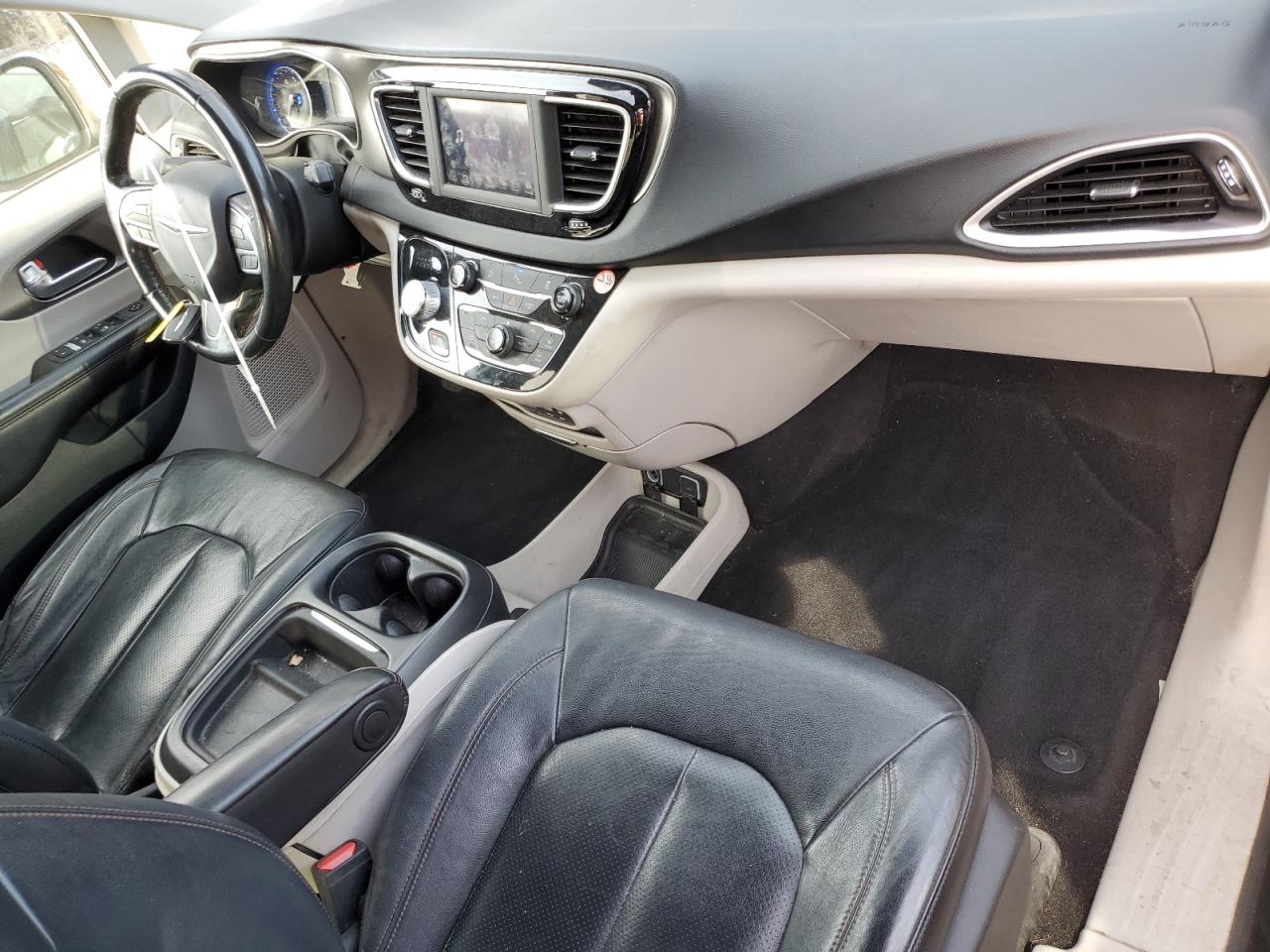 2020 Chrysler Pacifica Touring L VIN: 2C4RC1BG2LR271179 Lot: 90834595