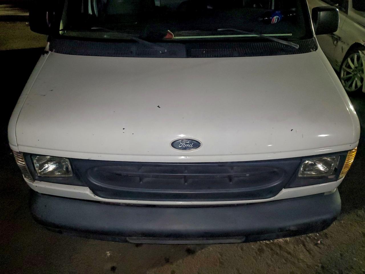 2001 Ford Econoline E250 Van VIN: B14310 Lot: 95113515