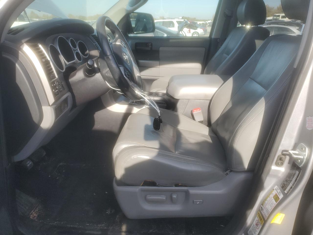 2015 Toyota Sequoia Sr5 VIN: 5TDBY5G12FS115055 Lot: 90773185