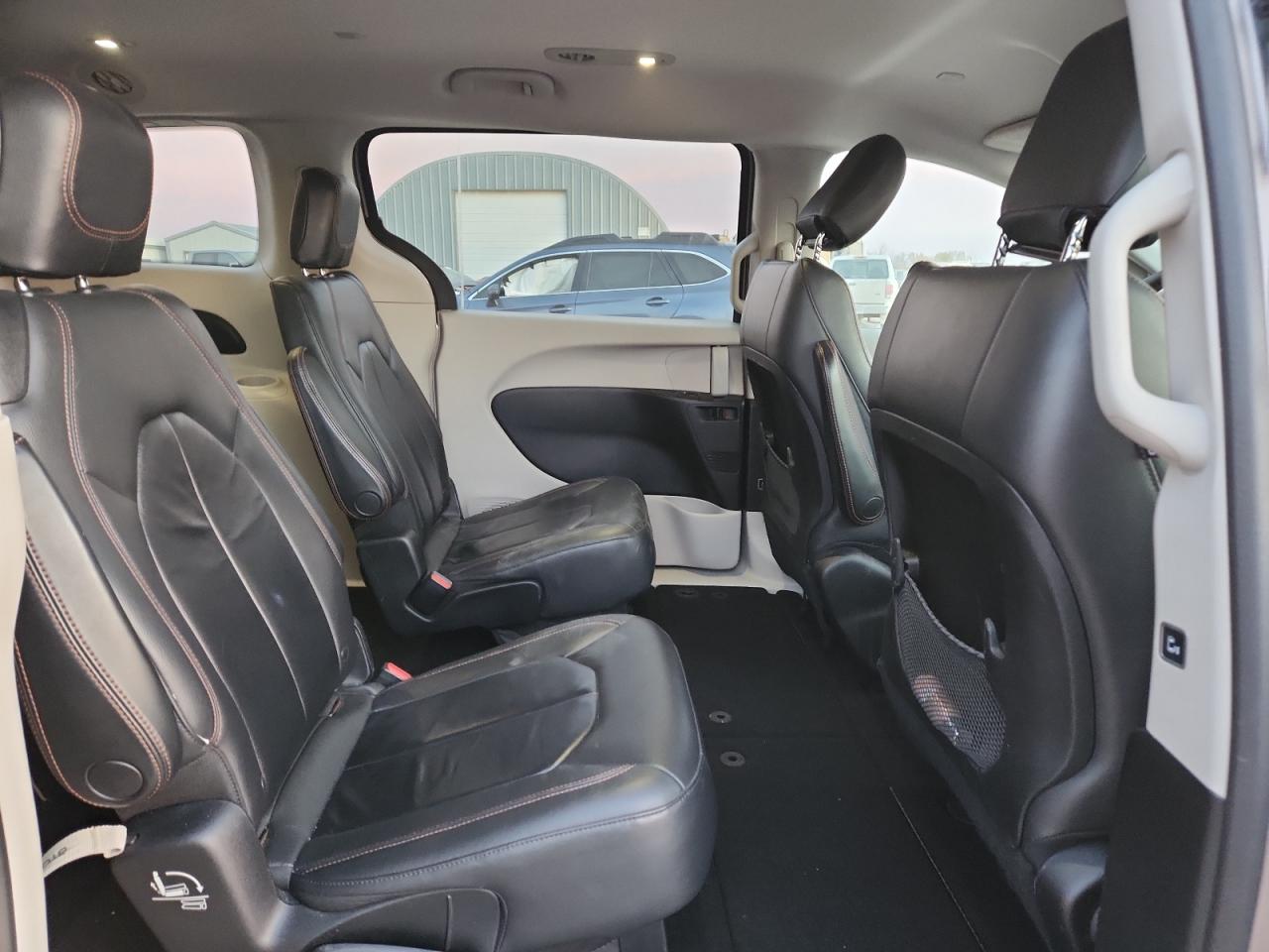 2017 Chrysler Pacifica Touring L VIN: 2C4RC1BG2HR536013 Lot: 92439705