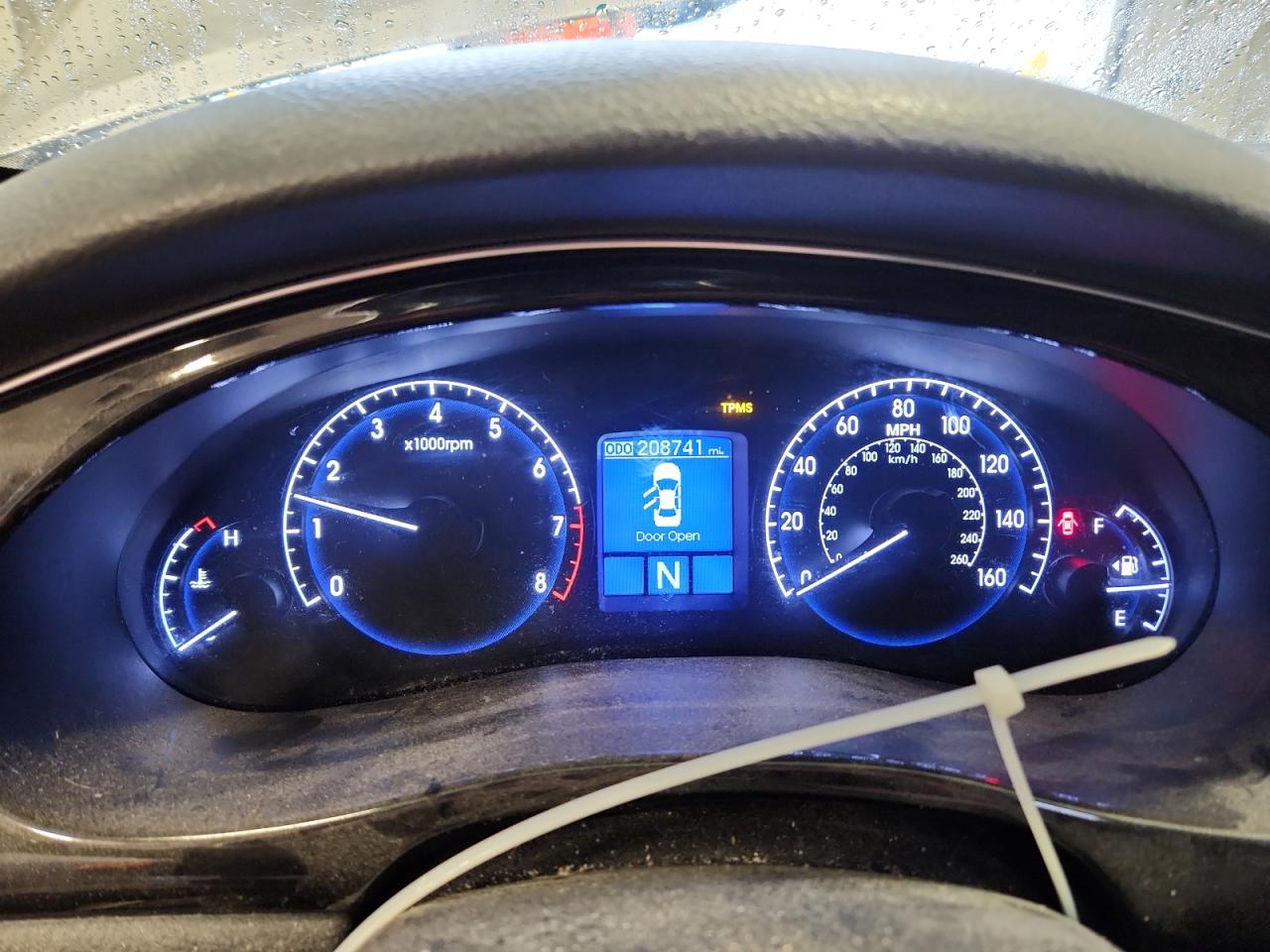 2013 Hyundai Genesis 3.8L VIN: KMHGC4DD6DU225267 Lot: 93253795